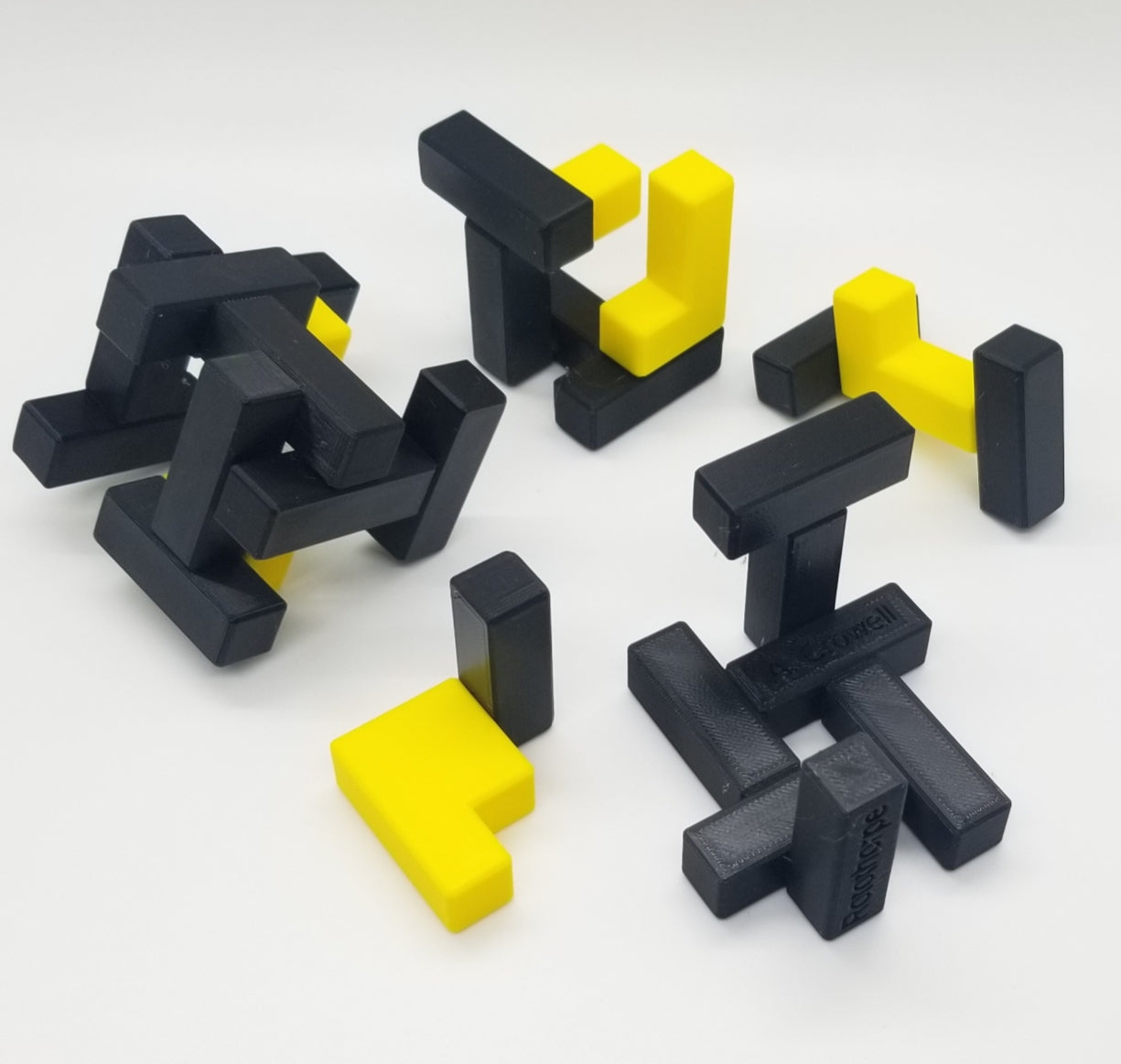 Rotothorpe - Turning Interlocking Cube Puzzle